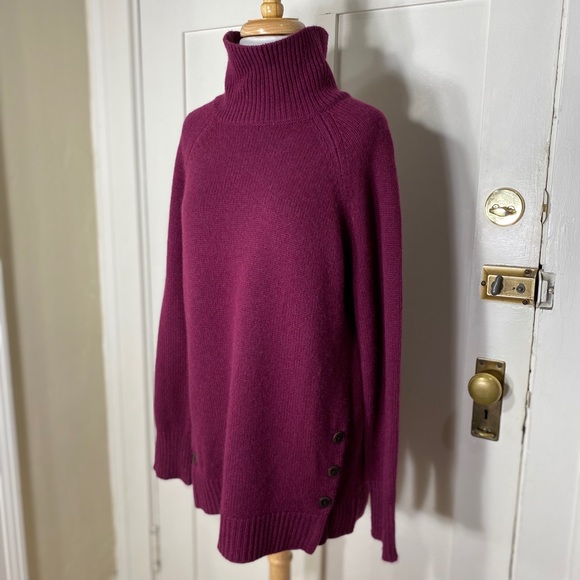 Garnet Hill Sweaters - Garnet Hill 100% CASHMERE raspberry purple sweater